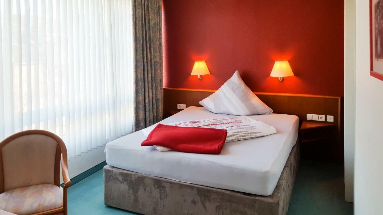 Hotel Am Duesseldorfer Platz Ratingen Zewnętrze zdjęcie
