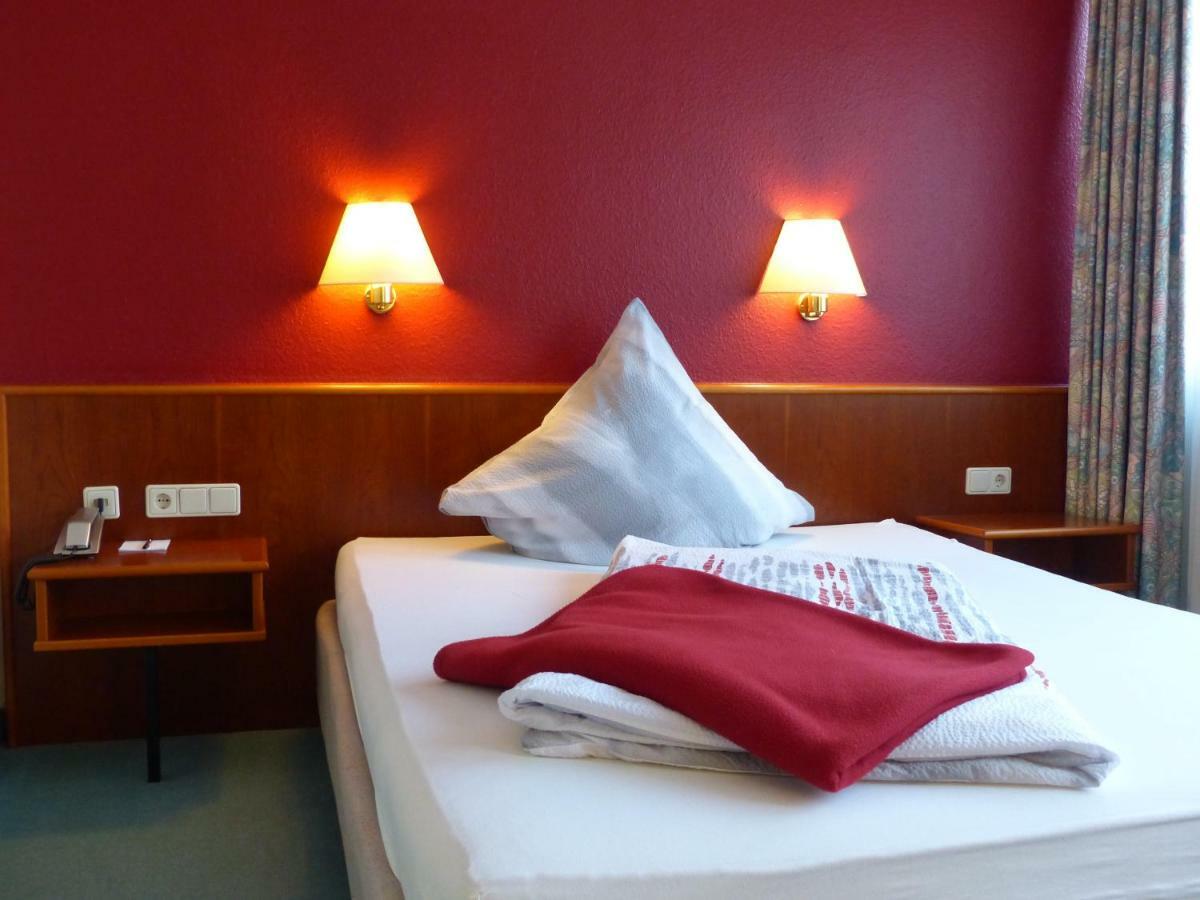 Hotel Am Duesseldorfer Platz Ratingen Zewnętrze zdjęcie